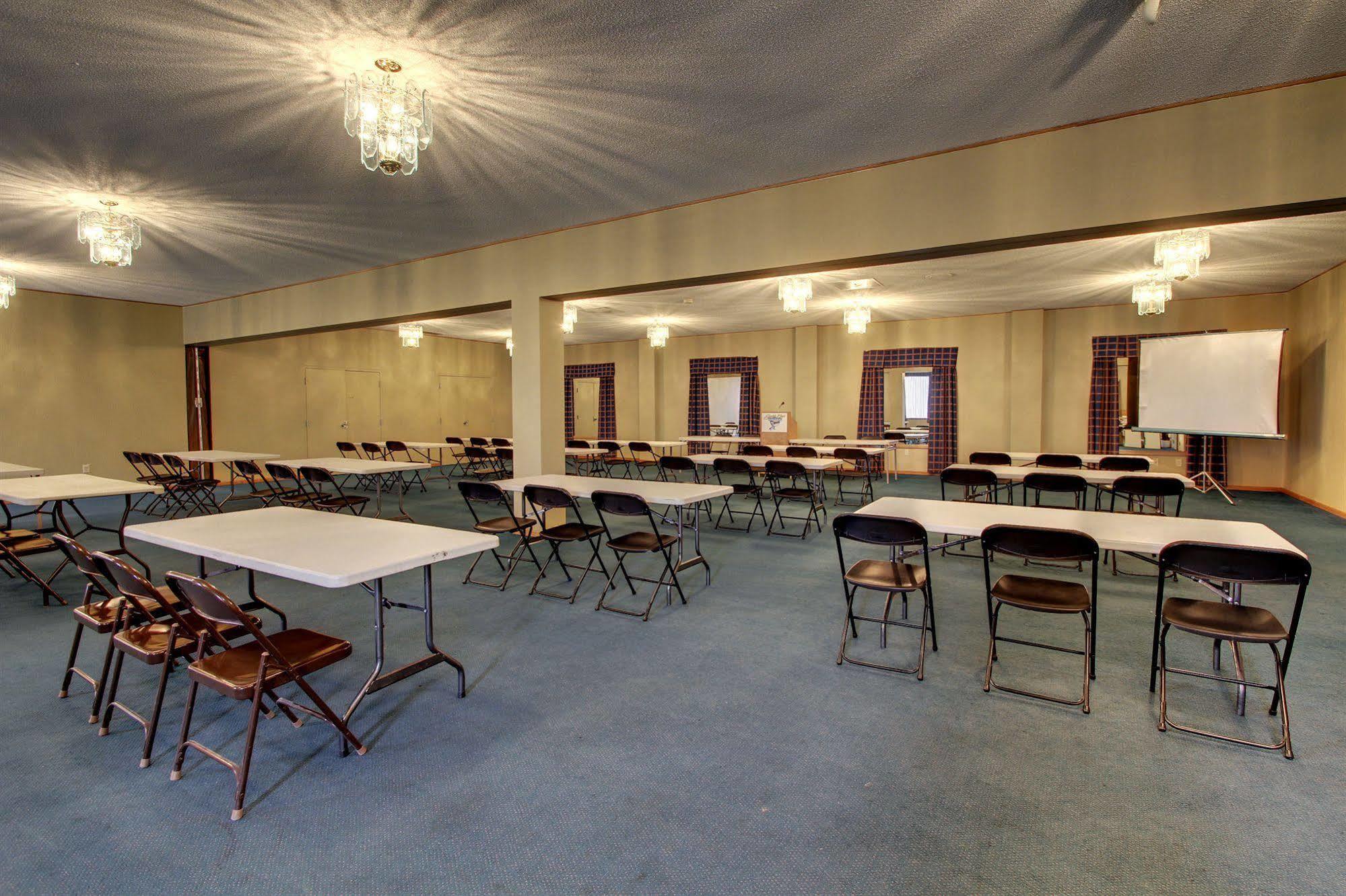 Eagle'S Nest Hotel & Conference Center Quincy Exterior photo